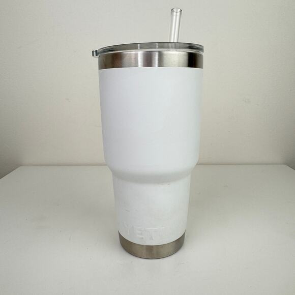 Yeti White Vacuum Insulated Stainless Steel Straw Lid Portable Stackable Tumbler - Picture 3 of 6